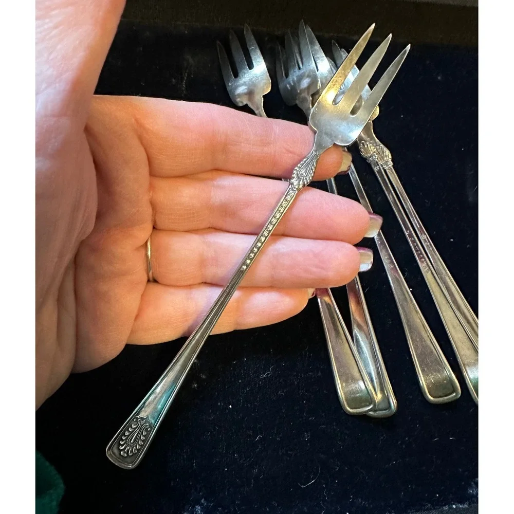 6 Antique Towle S.P. Seafood Cocktail Forks Norwood‎